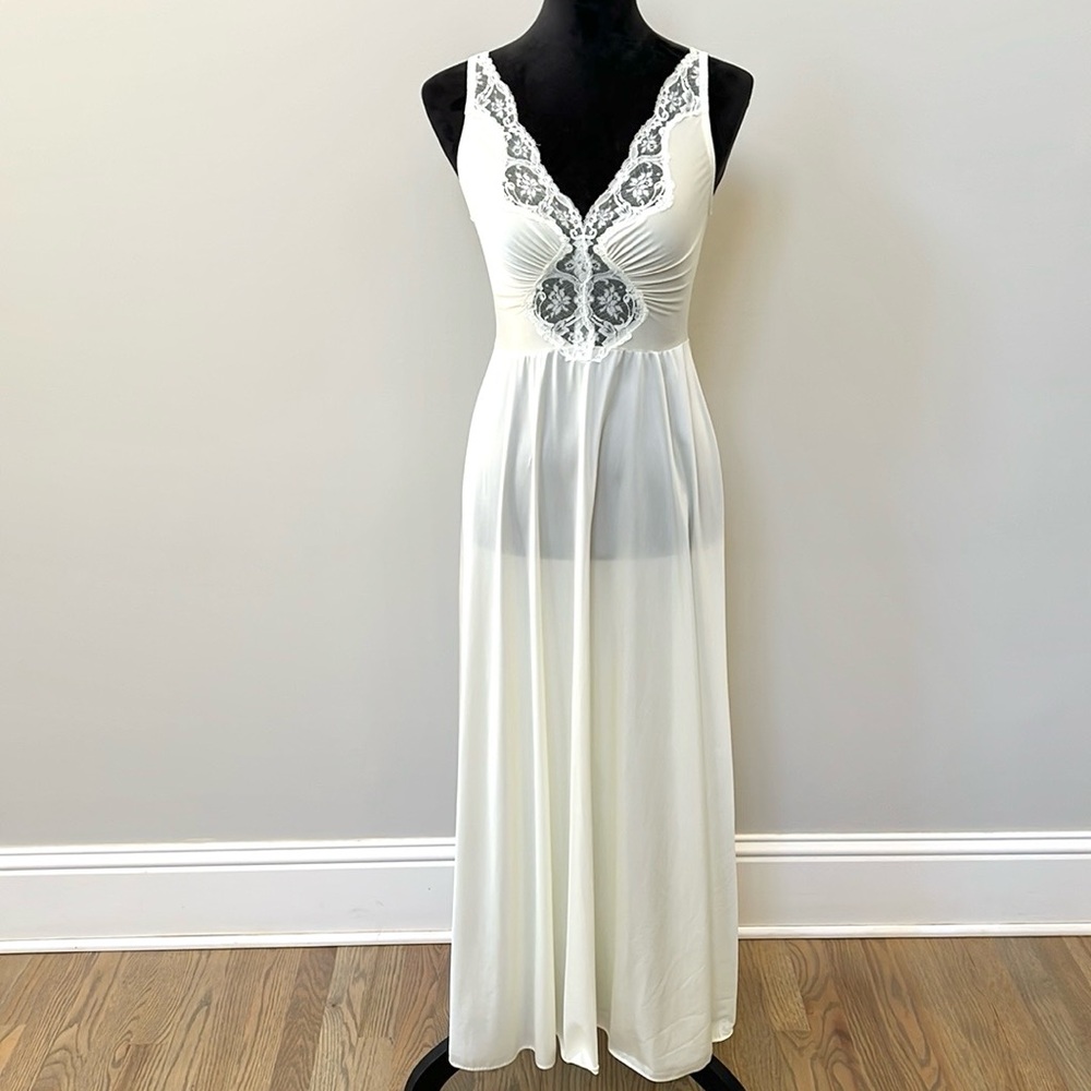 Vintage Olga Bodysilk Nightgown